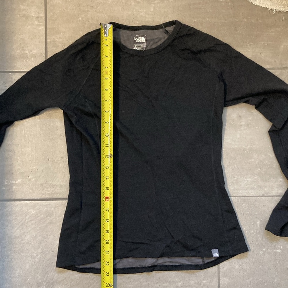 TNF base layer - Picture 2 of 14